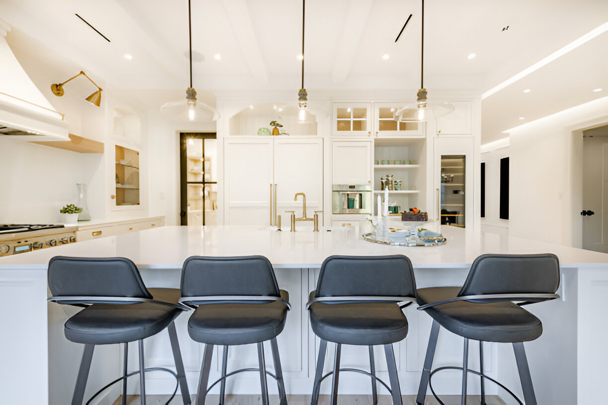 The Role of Interior Designer Teams in Transformative Home Staging