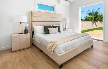 Los Angeles, CA 90047